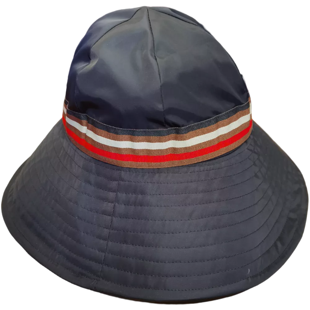 Capeline showerproof