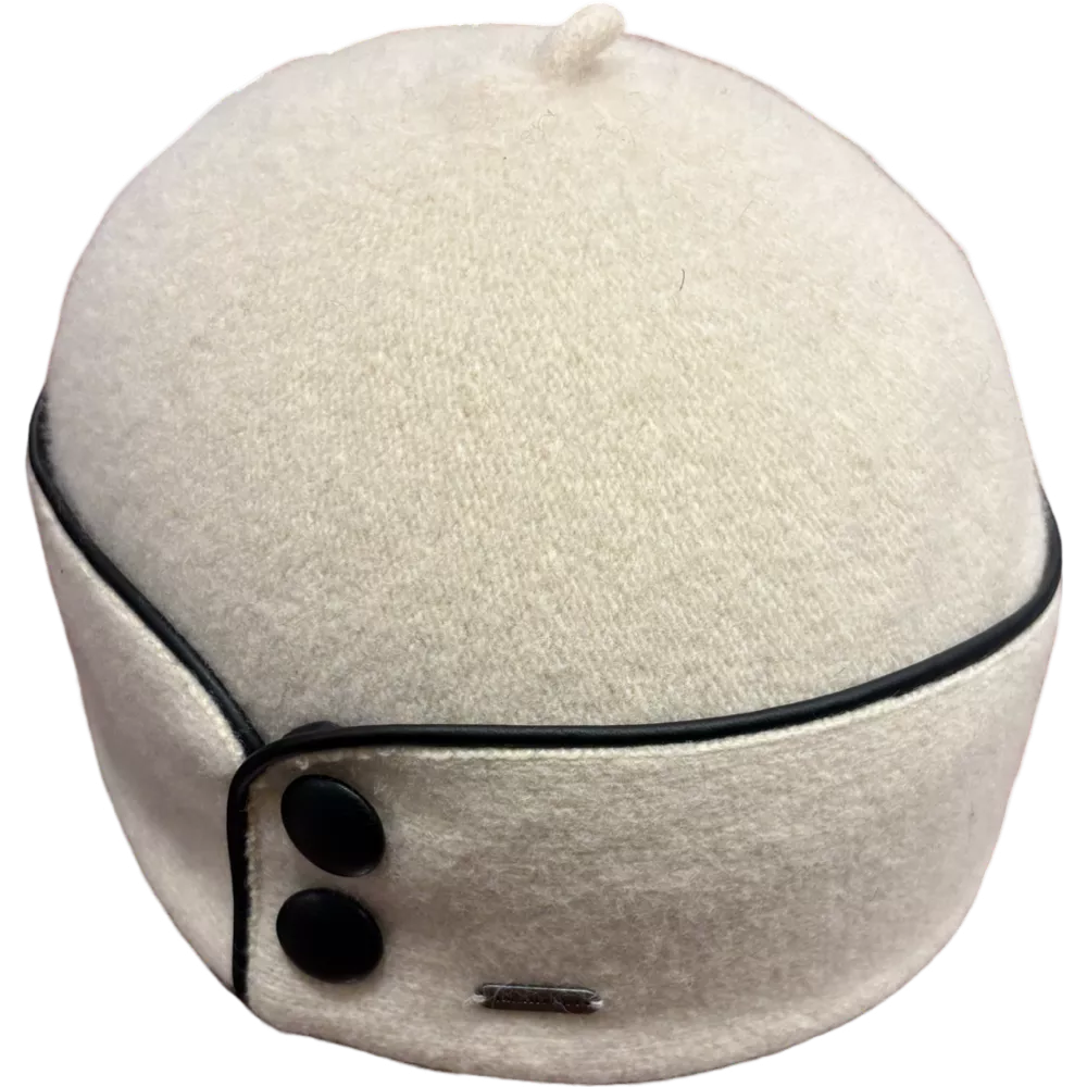 Bonnet bouton cuir